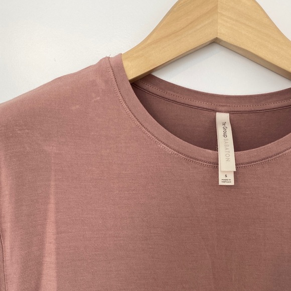 Aritzia group babaton mauve crop top small new - Picture 2 of 5